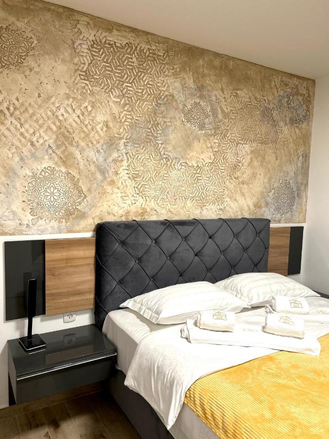 Apartman Lux-Besplatno Koriscenje Zasebne Garaze Сремска-Митровица Экстерьер фото